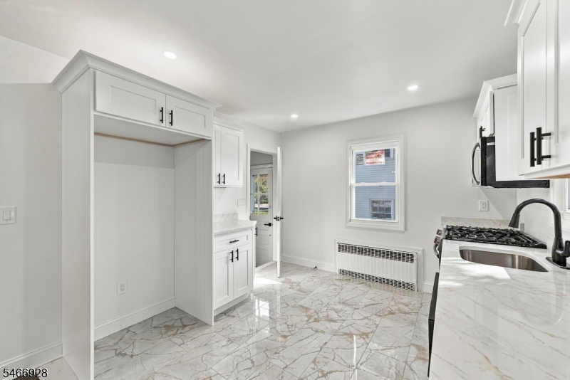 34 Union St Property Photo 18