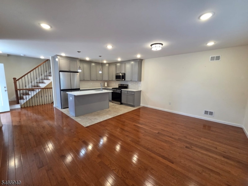 24 Sidney Ave Property Photo 5
