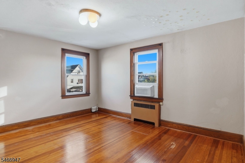 530 Broad St 2 Property Photo 8