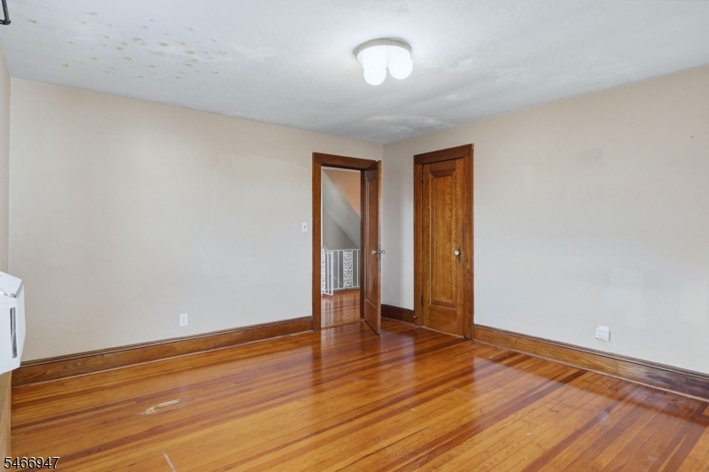 530 Broad St 2 Property Photo 9