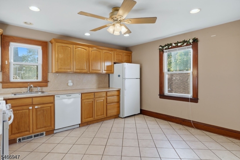 530 Broad St 2 Property Photo 10
