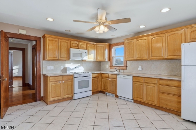 530 Broad St 2 Property Photo 11