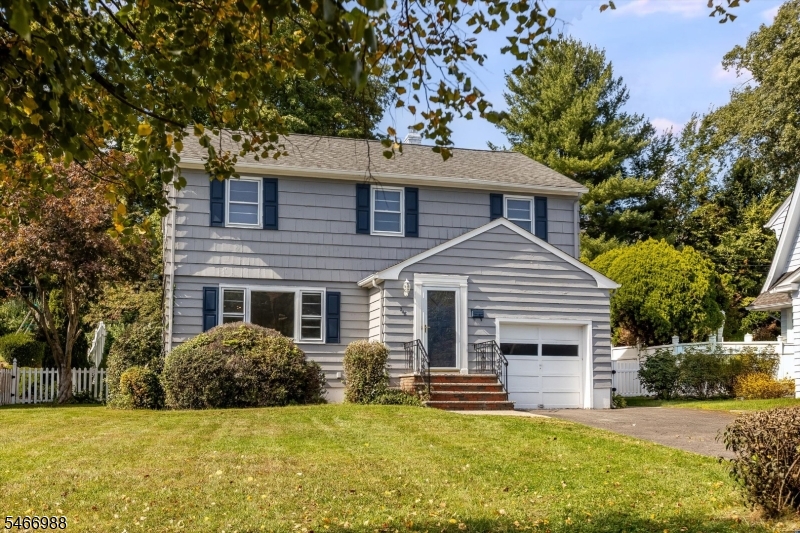 246 Grove St Property Photo 1