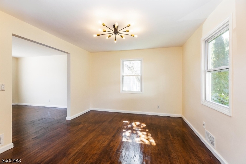 246 Grove St Property Photo 11