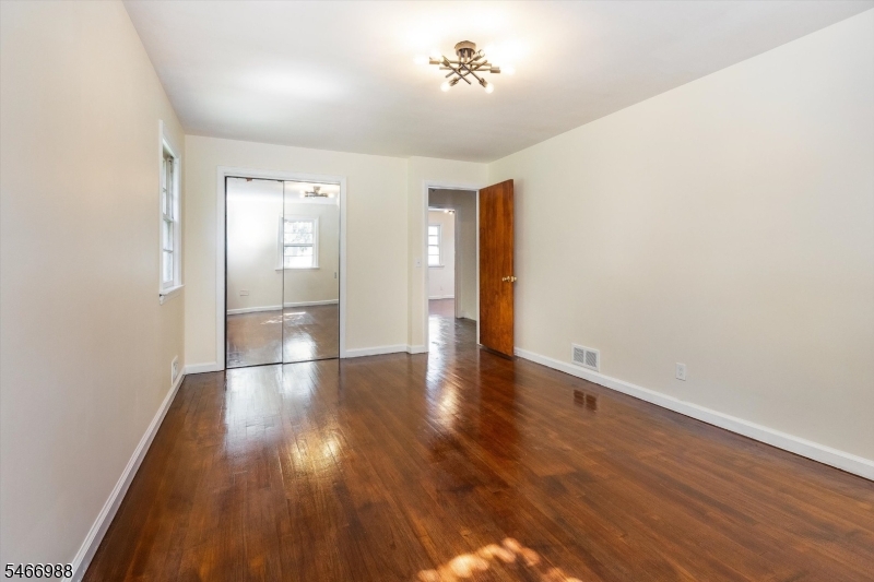 246 Grove St Property Photo 24