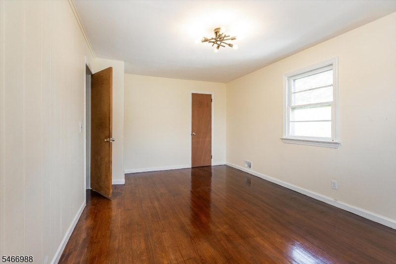 246 Grove St Property Photo 26
