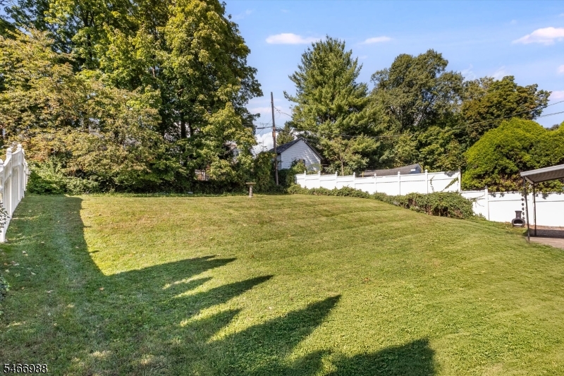 246 Grove St Property Photo 31