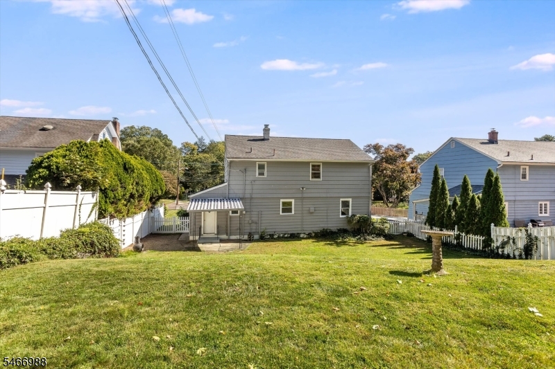 246 Grove St Property Photo 32