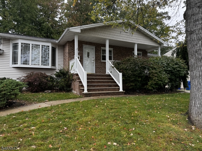 27 Frieda Ln Property Photo 1