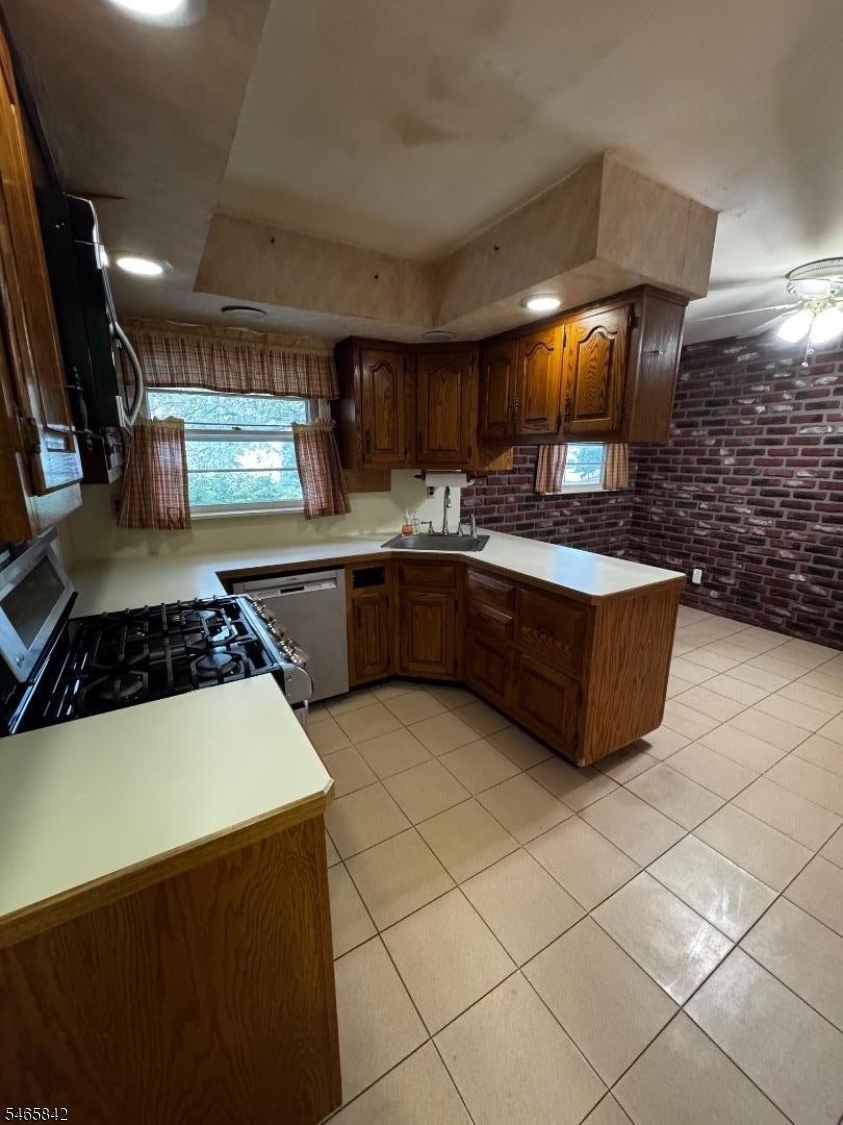 27 Frieda Ln Property Photo 8