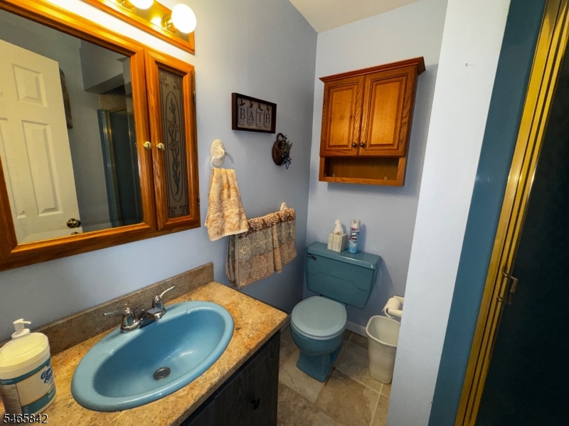 27 Frieda Ln Property Photo 14
