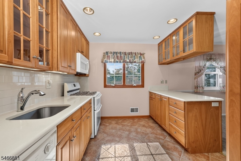 267 Seville Ct Property Photo 4