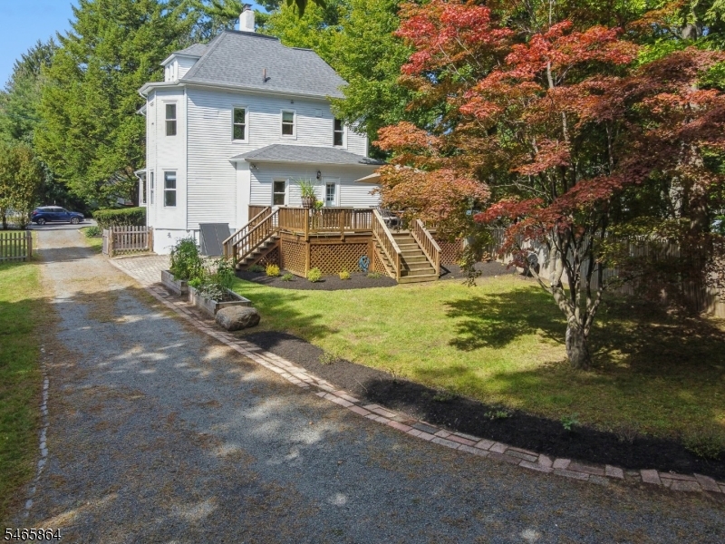 439 Grove St Property Photo 46