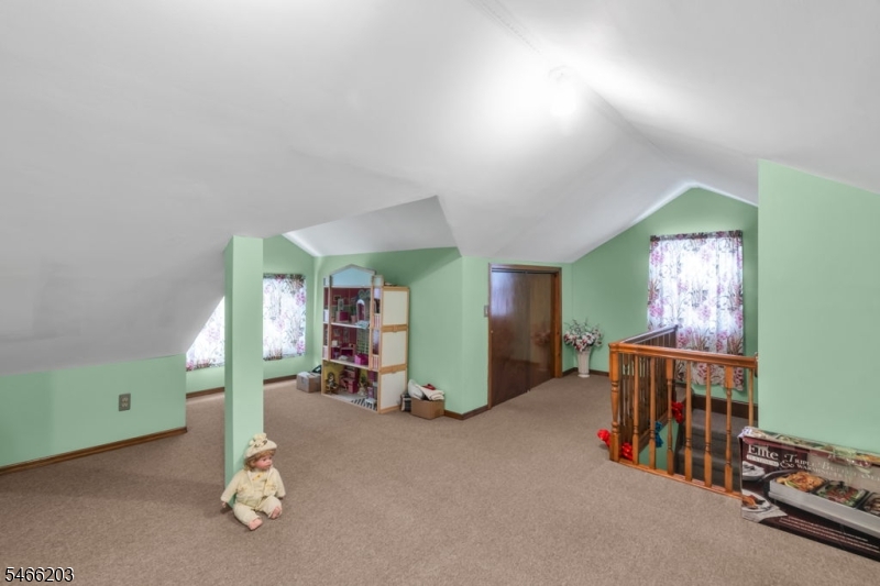 315 Trinity Pl Property Photo 15