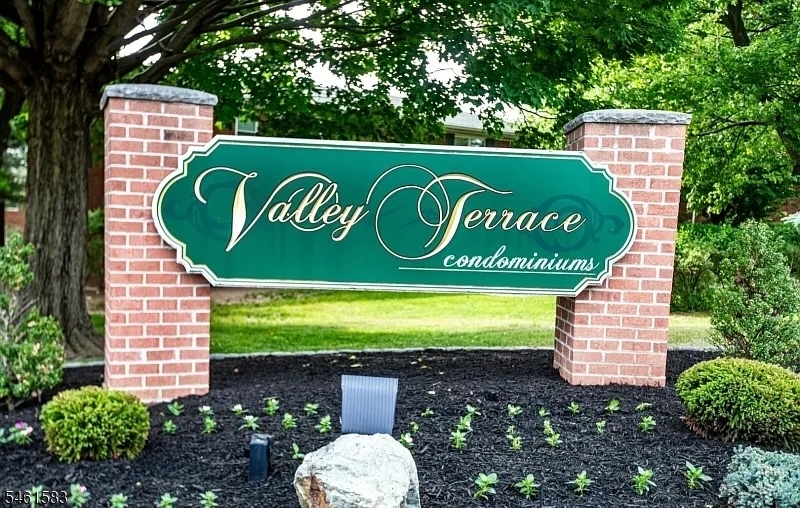 1130 Valley Rd Property Photo 1