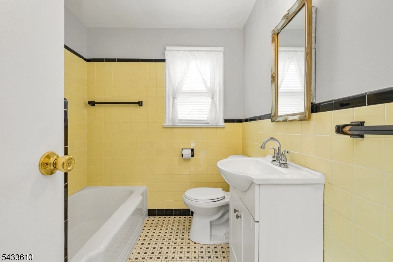 145 Golf Ave Property Photo 10