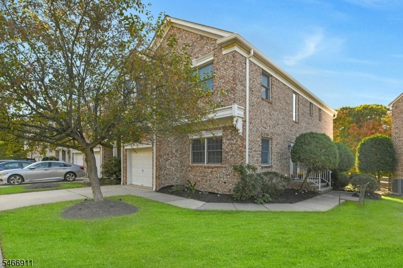 25 Hidden Pond Ct Property Photo 1