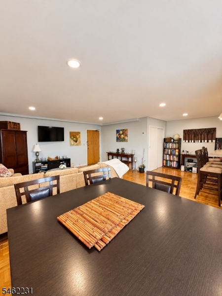 208 Anderson St Property Photo 1