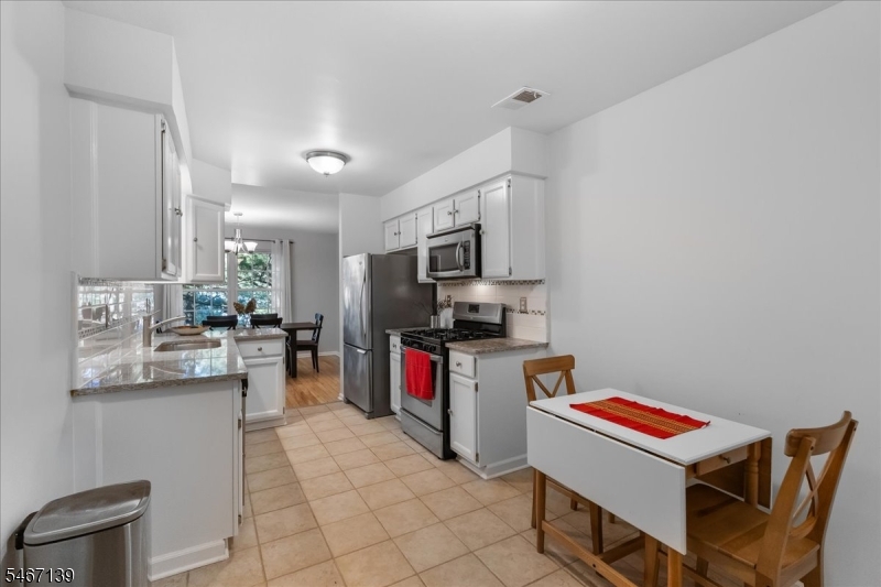 44 Watertown Ct Property Photo 13