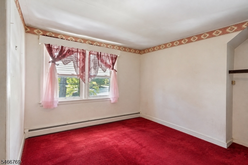 409 Olcott St Property Photo 17