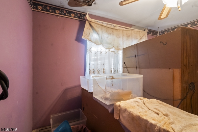 409 Olcott St Property Photo 19
