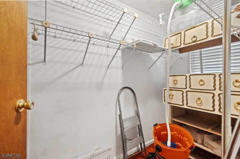 409 Olcott St Property Photo 21