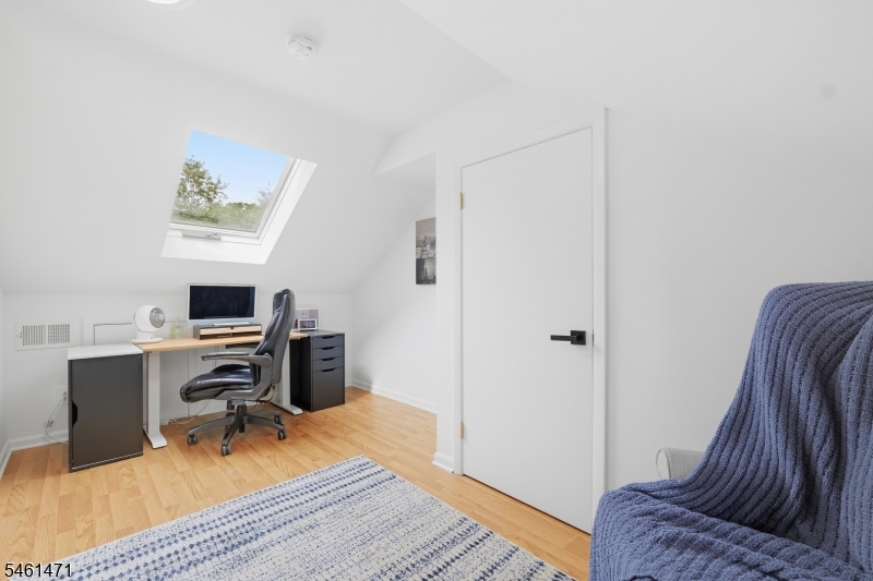 143 Veazy St Property Photo 30