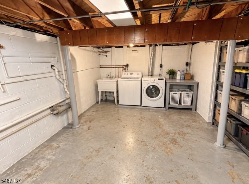 21 Alan Ln Property Photo 20