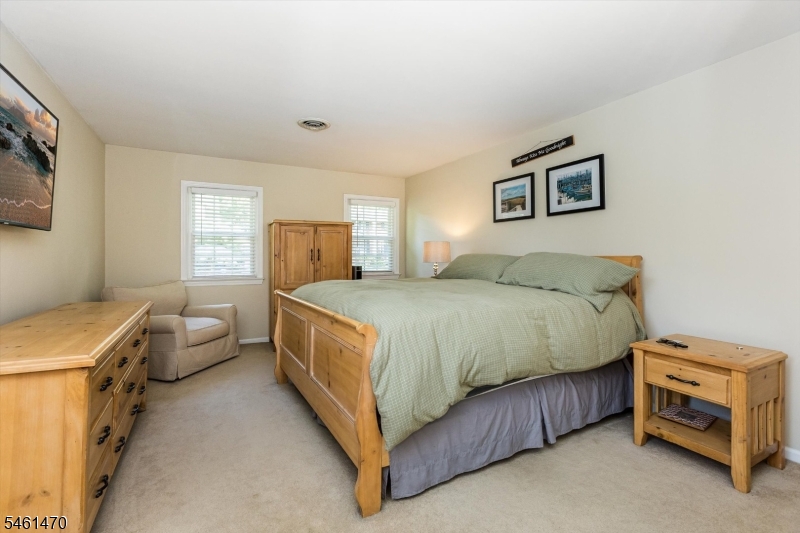 22 Sloping Hill Ter Property Photo 20