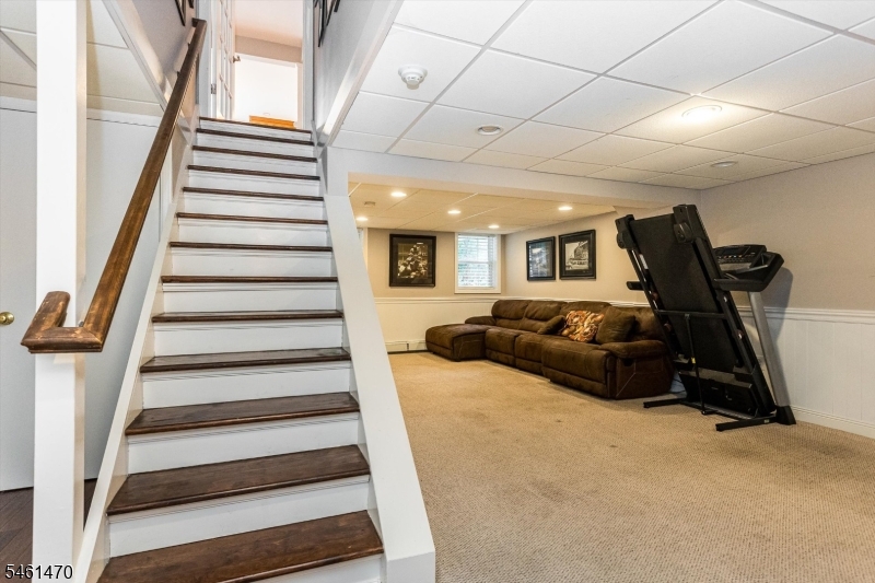 22 Sloping Hill Ter Property Photo 31
