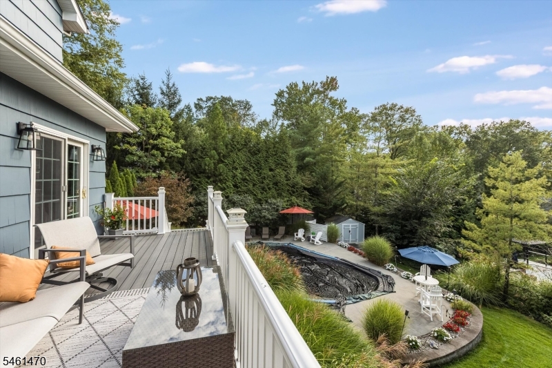 22 Sloping Hill Ter Property Photo 35