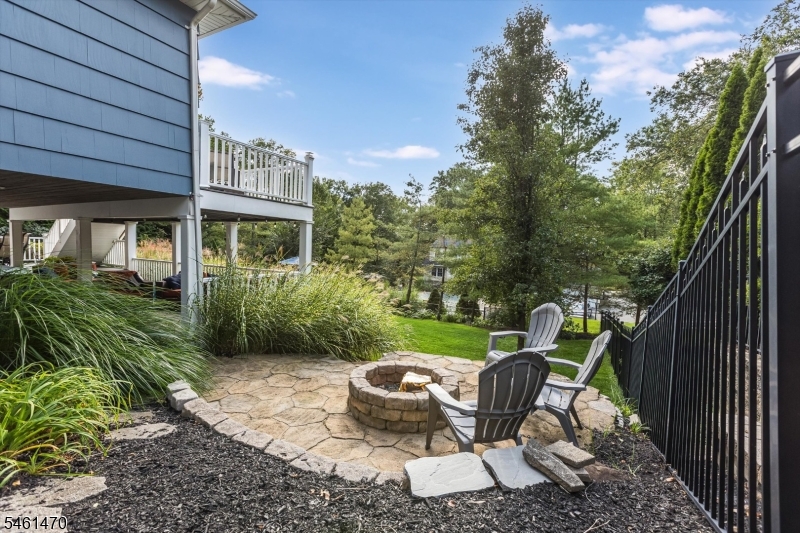 22 Sloping Hill Ter Property Photo 41