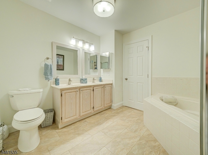 3402 Robinson Ct Property Photo 25