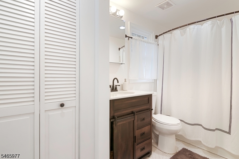 925 Wall St Property Photo 28