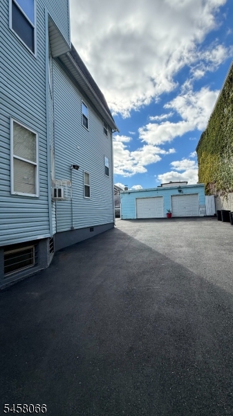 226 Marshall St Property Photo 7