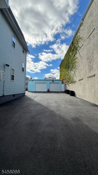 226 Marshall St Property Photo 8