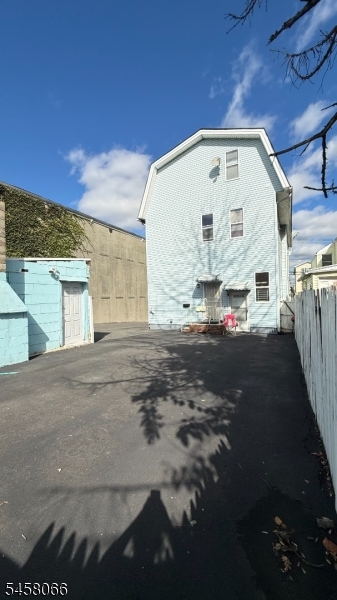 226 Marshall St Property Photo 12