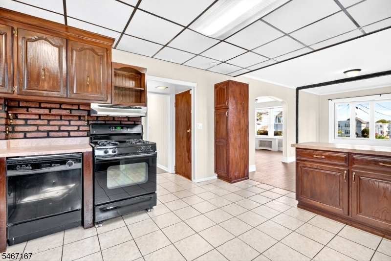 50 Oakwood Ave Property Photo 14