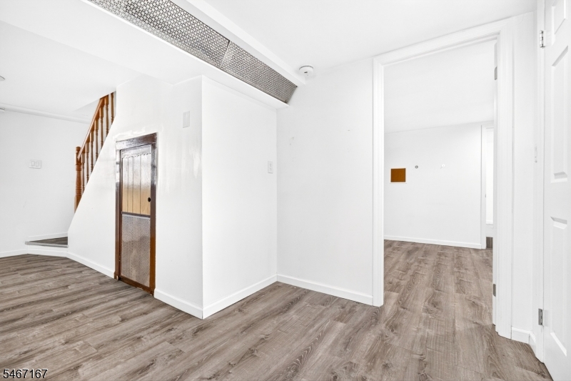 50 Oakwood Ave Property Photo 35