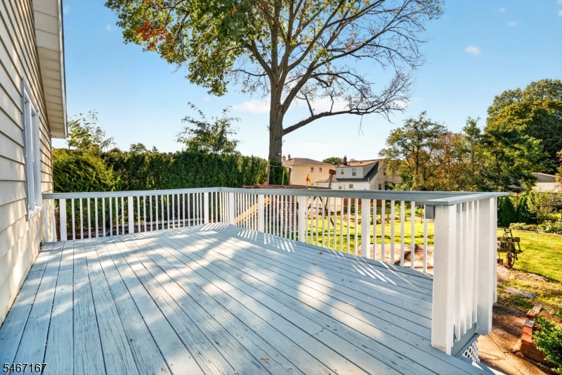 50 Oakwood Ave Property Photo 38