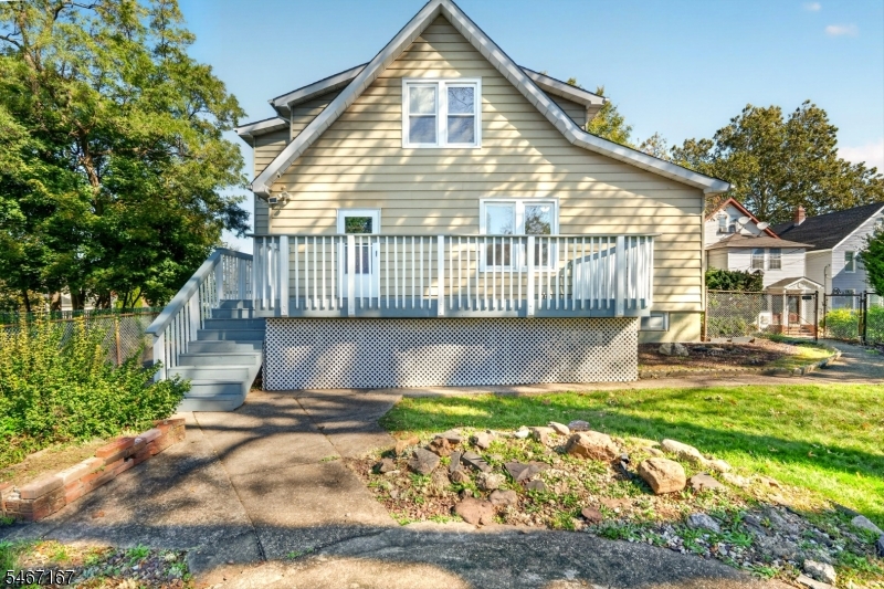 50 Oakwood Ave Property Photo 43