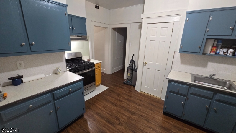 246 Lakeview Ave 8 Property Photo 2