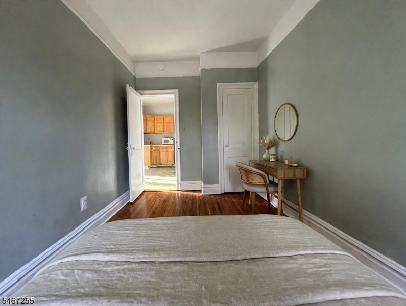 9101 Bergenwood Ave 2f Property Photo 9