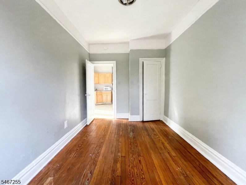 9101 Bergenwood Ave 2f Property Photo 14