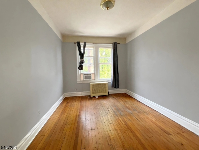 9101 Bergenwood Ave 2f Property Photo 15