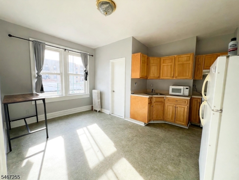 9101 Bergenwood Ave 2f Property Photo 17