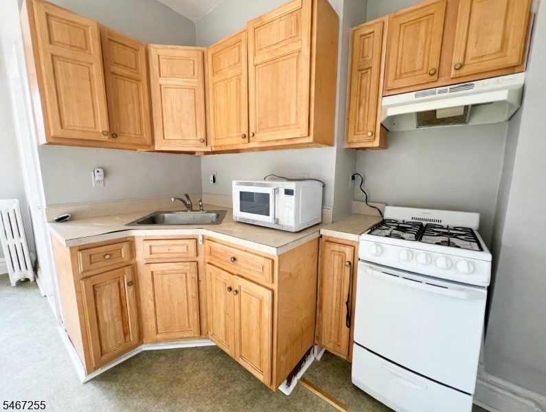 9101 Bergenwood Ave 2f Property Photo 18