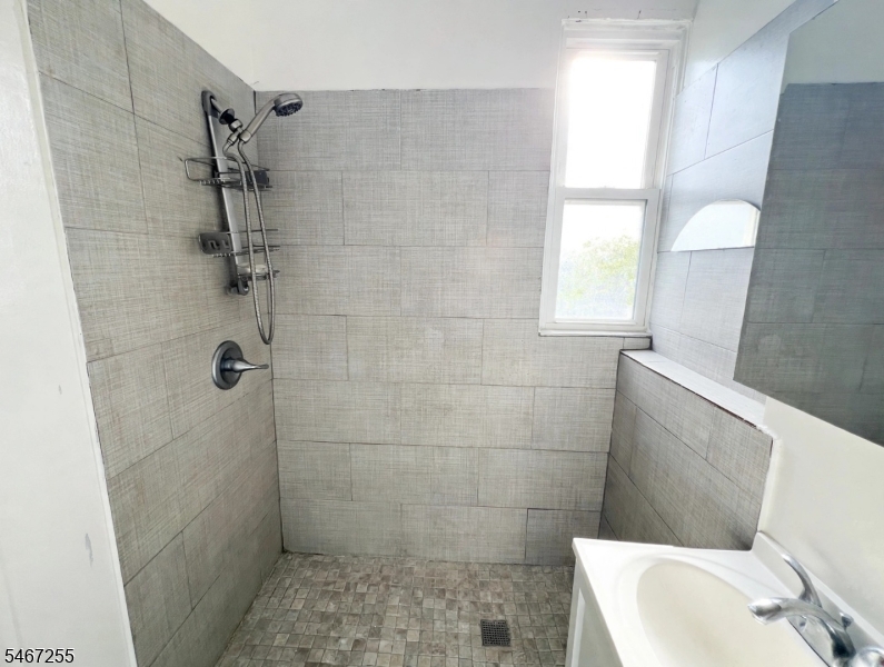 9101 Bergenwood Ave 2f Property Photo 20