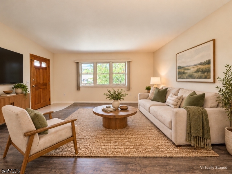 9 Hawaii Ct C Property Photo 1