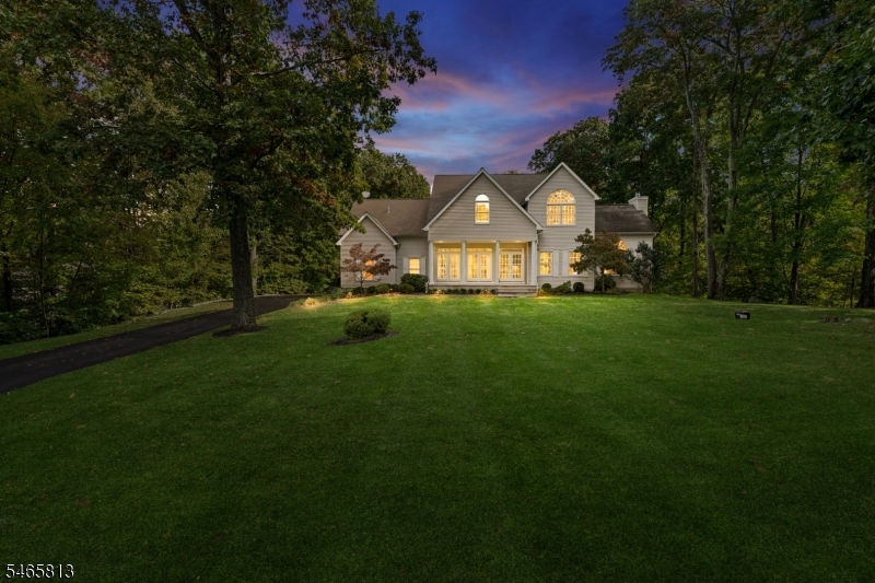 43 Stonehedge Dr Property Photo 3